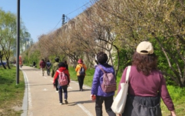 4월 가족모임-봄 바람 휘날리며~:)